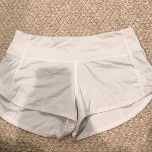 white lululemon speed up short 2.5 inches